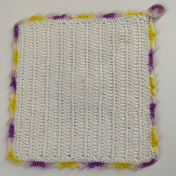 Vintage Hand Crocheted Pansy Potholder Ivory Purple Yellow Green - Picture 4 of 14